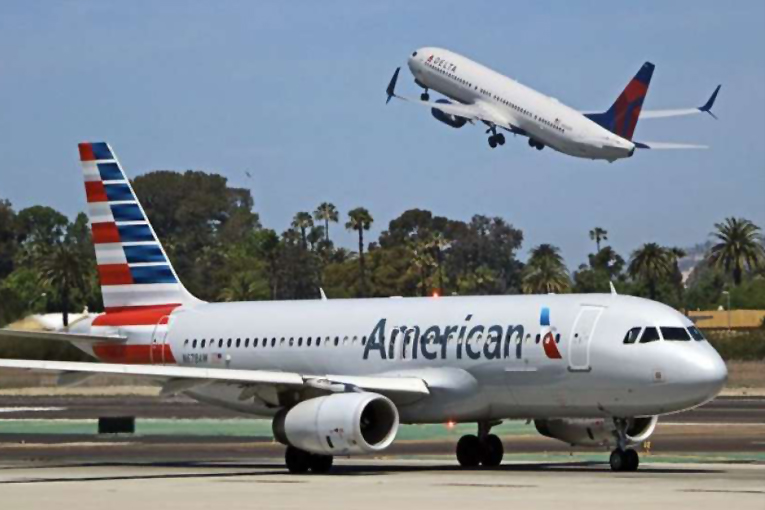 Delta ve American Airlines’ta maske zorunluluğu getirdi