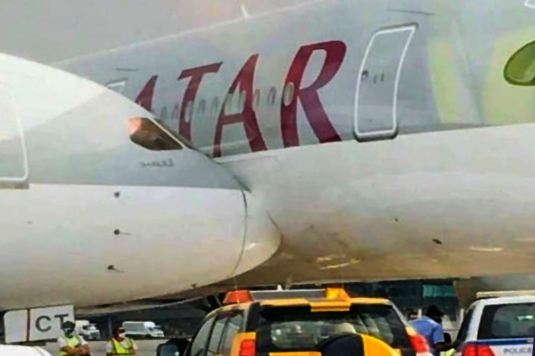 Doha’da şiddetli fırtına iki uçağın çarpışmasına neden oldu