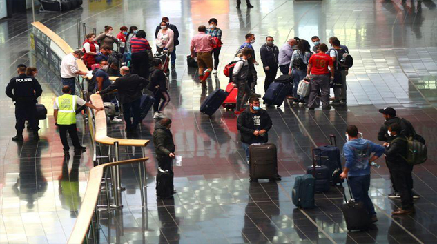 Karantinada kalmak istemeyen yolculara 190 euroya virüs testi