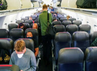 AA uçağı maskesiz yolcu yüzünden geri döndü
