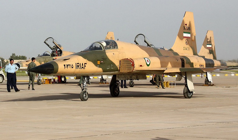İran 3 Kevser uçağını orduya teslim etti