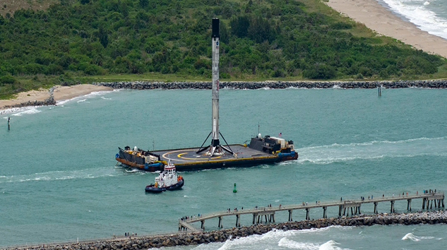 SpaceX, tarihi uzay görevini tamamlayıp döndü