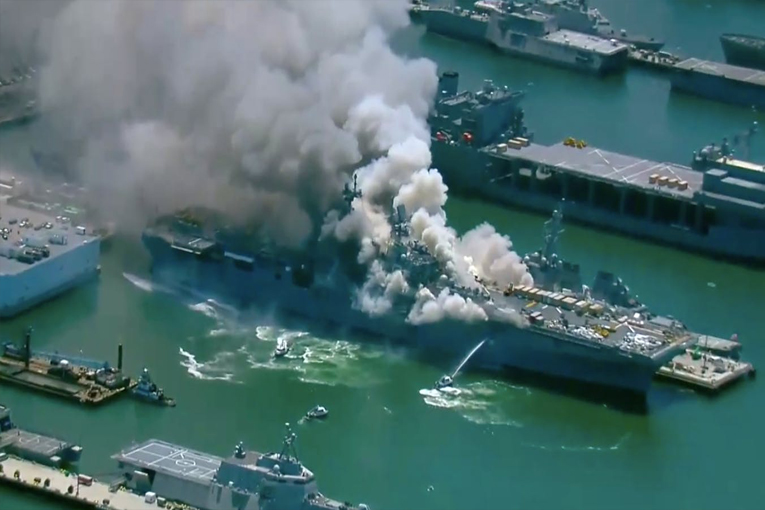 ABD’ye ait “USS Bonhomme Richard” gemisinde yangın çıktı