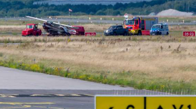 Hamburg Havalimanı’nda Cessna kaza yaptı pist kapandı