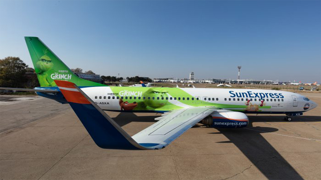 SunExpress, tam kapanma sürecinde yolcularının yanında  