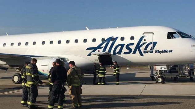 Alaska Havayolları’nın uçağı alev aldı acil indi