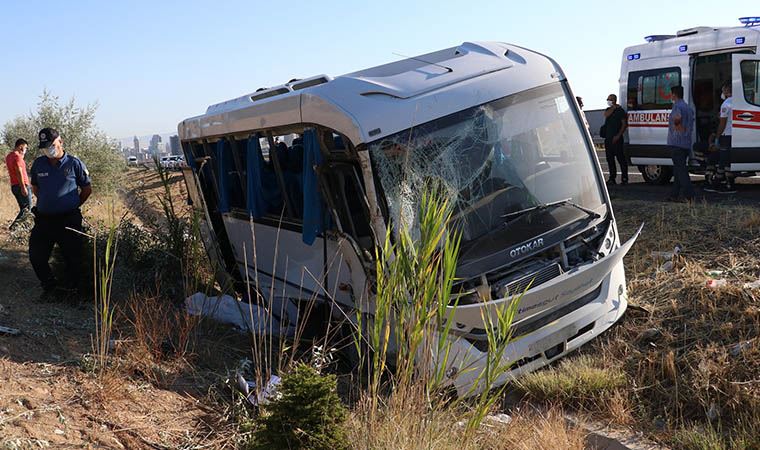 Aselsan servis aracına yolcu otobüsü çarptı