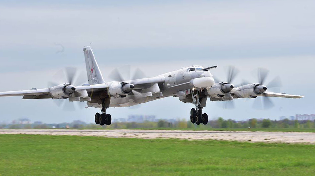 Tu-95MSM uçağının yenilendikten sonra ilk uçuşu