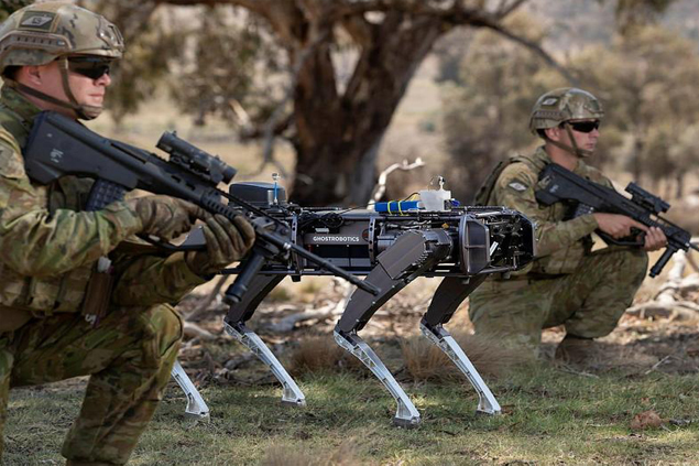 ABD Hava Kuvvetleri, tatbikatta robot köpekleri kullandı