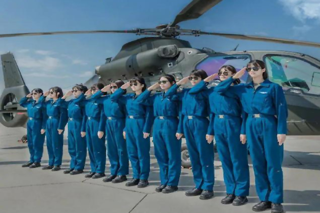 Çin’li kadın pilotlar ilk solo uçuşlarını başarıyla tamamladı