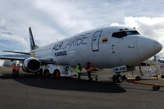 AirCaribe kargo uçağına tow aracı çarptı