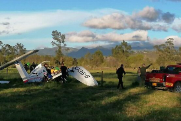 Kolombiya Ubate’de küçük uçak düştü
