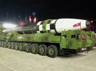 Kuzey Kore yeni balistik füzeleri ile gövde gösterisi yaptı