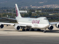 Katar Havayolları’nın B747’si Doha inişinde pistte kaldı