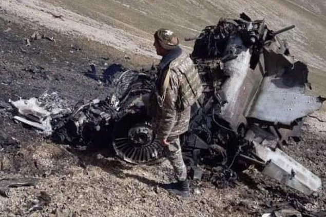 Ermenistan’da düşen Su-25İn enkazı bulundu
