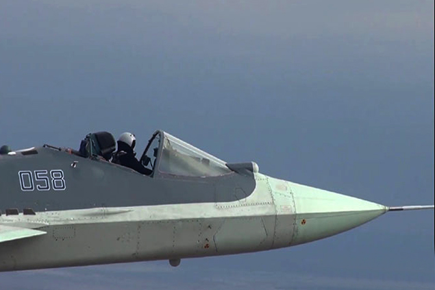 Su-57 test uçuşunda kanopisizi çıkardı