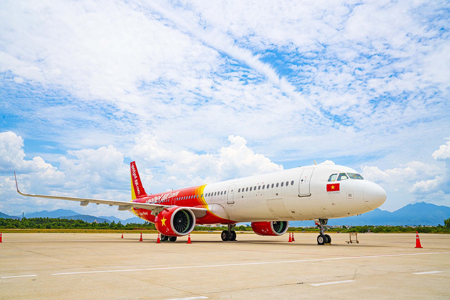 VietJet uçağı Dong Hoi’ye sert indi uçakta hasar meydana geldi