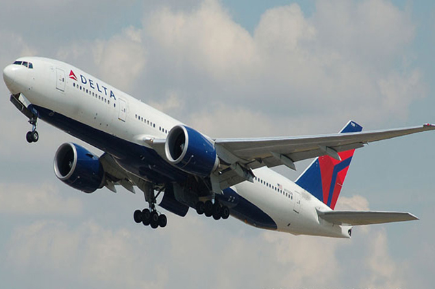 Delta uçağı Atina’yı alara geçirdi