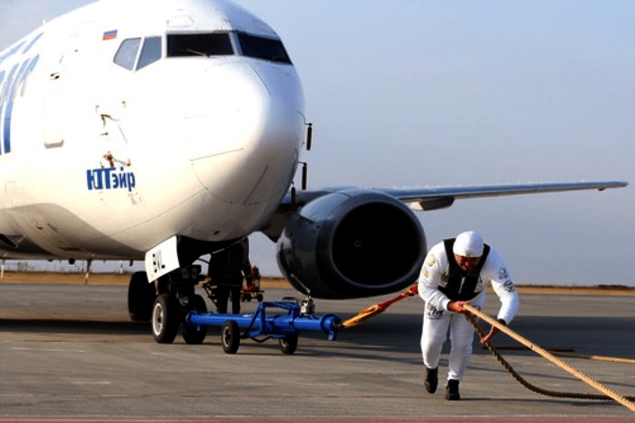 36 tonluk Boeing 737-500’ü çekerek Dünya Rekoru kırdı