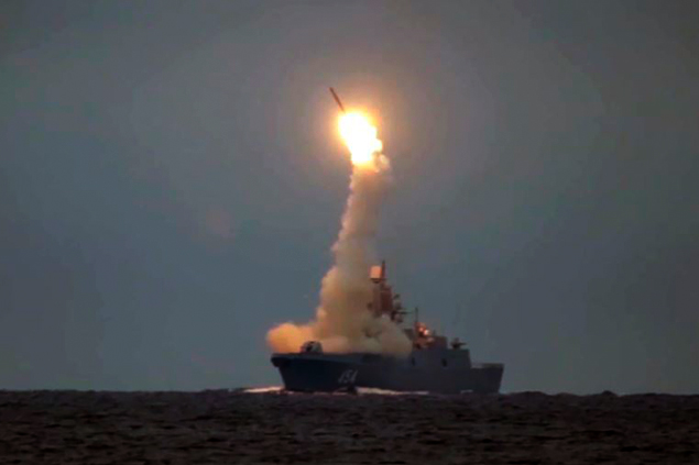 Rusya denizden 450 kilometredeki hedefi vurdu