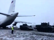 An-124 tanklarla kurtarıldı