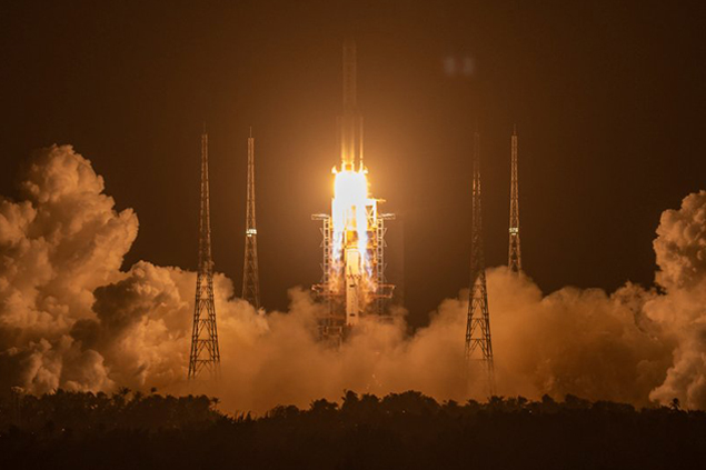 Çin, Chang’e-5 aracını uzaya gönderdi