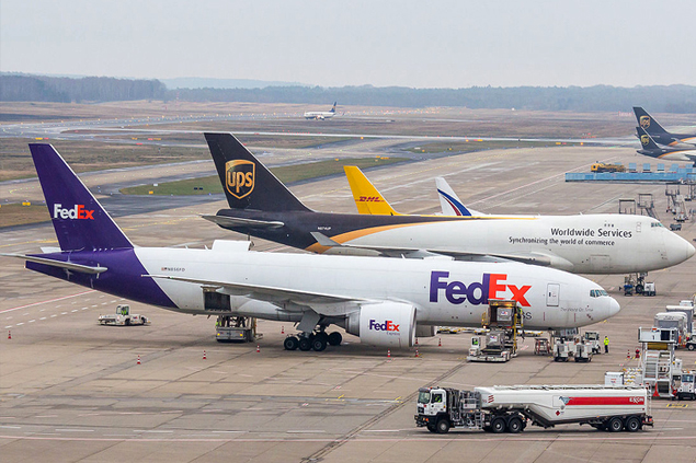 Fedex ve UPS Covid-19 aşı sevkiyatına başladı