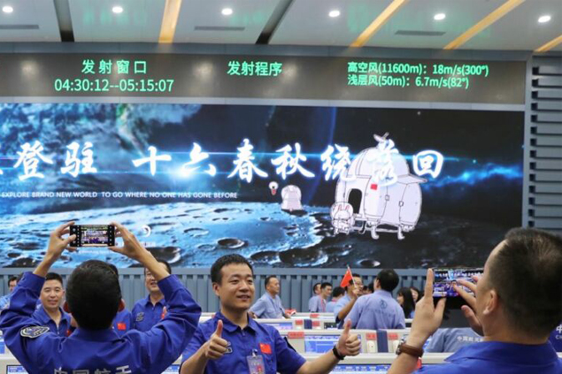 Çin, Chang’e-5’i aya indirdiğini açıkladı