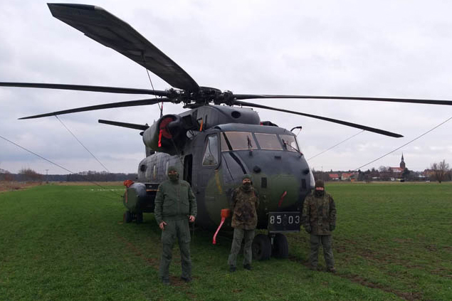 Alman ordusunun CH-53 tipi helikopteri acil indi