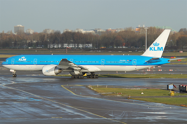 Motor arızası KLM uçağını Pekin’e acil indirdi