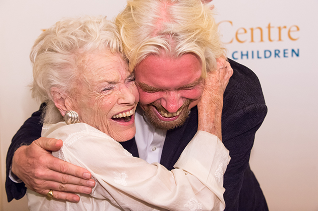 Richard Branson’un annesi korona virüse yenildi