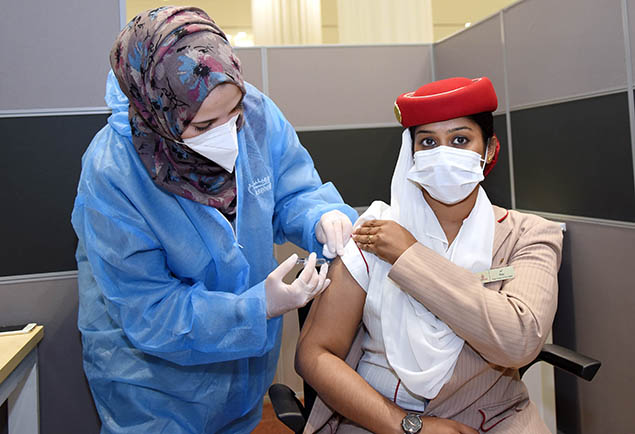 Emirates Grubu aşıları öncelikle havayolu çalışanlarına yapıyor