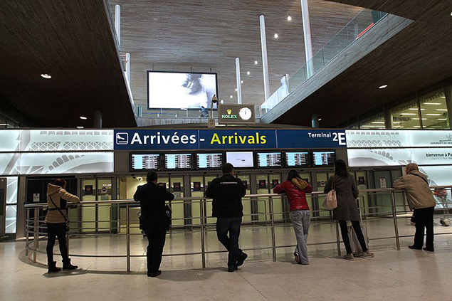 Fransa, AB dışındaki uçuşlara yarın yasak getiriyor