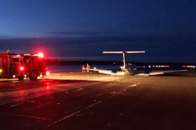 Kanada’da ambulans uçak gövde üstü indi