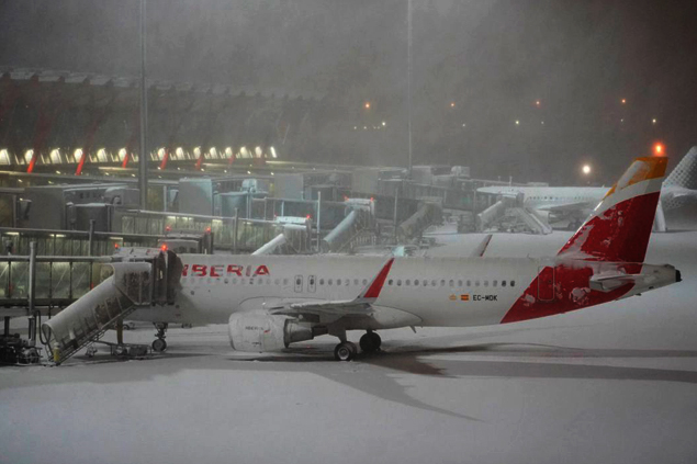 Madrid-Barajas Havalimanı kar nedeniyle kapandı