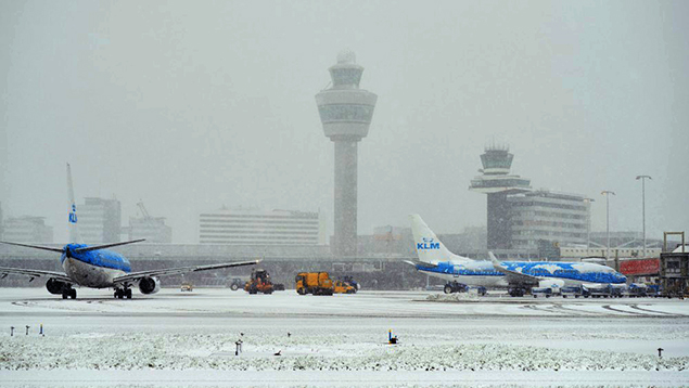 Schiphol Havalimanı’nı kara teslim oldu