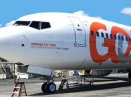 GOL Airlines uçağına park halinde mobil merdiven çarptı
