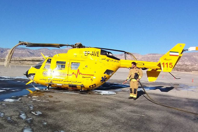 İran’da ambulans helikopter kaza yaptı
