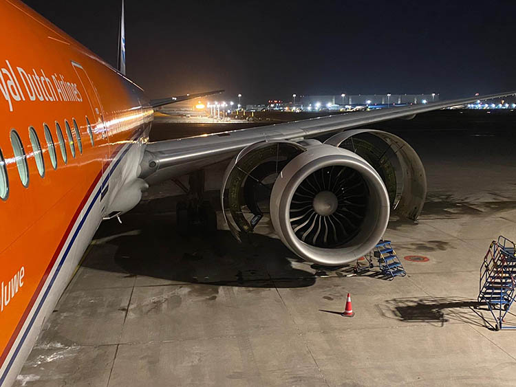 KLM’nin B777’si 1.5 ay Pekin’de kaldı