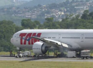 LATAM’ım B77-300’ün inişte lastiği patlattı