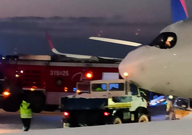 Wizz Air’in A320’si Polonya’da apron aracına çaprtı
