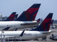 Delta Havayolları uçağında bir yolcu hayatını kaybetti
