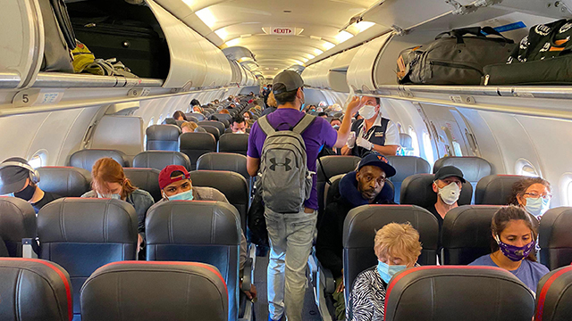 FAA, uçaklarda maske konusunda açıklama yaptı