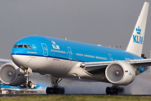 KLM’nin B777-200 6 saat sonra geri döndü