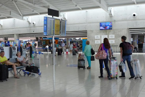 Güney Kıbrıs Rum Yönetimi, Rusya’yı kırmızı listeye alıyor