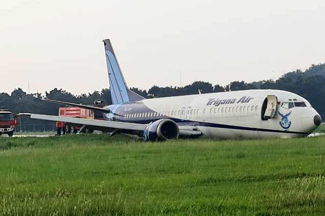 Endonezya’da B737 Çakarta Havalimanı’na inişte pistten çıktı