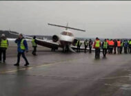 Hawker 900, Vnukovo Havalimanı’na acil indi