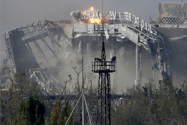 Donestk Havalimanı çevresinde patlamalar oluyor