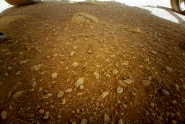 Nasa, Ingenuity’in ilk fotoğrafını paylaştı