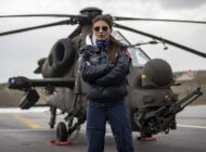 Türkiye’nin ilk taaruz kadın pilotu; Özge Karabulut